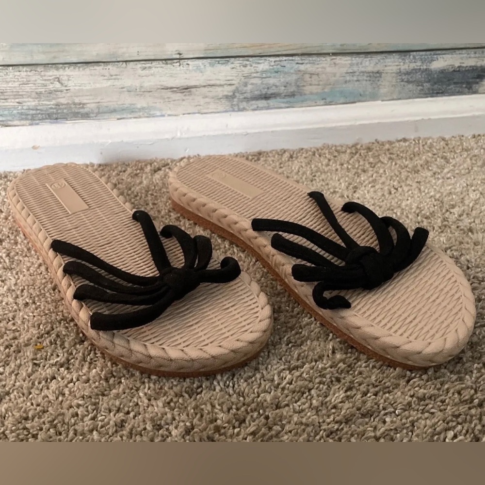 Tan and black Woman’s Strap Sandals, Open Toe, Size 9